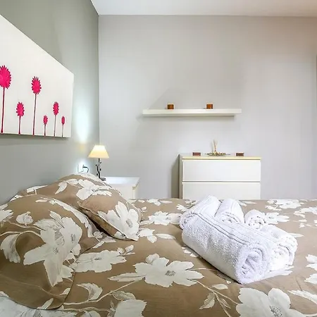 Bonito Apartamento En El Centro De Muy Cerca De Sevilla *